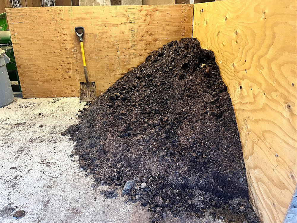 compost-worms-3 Four months of working wedge system