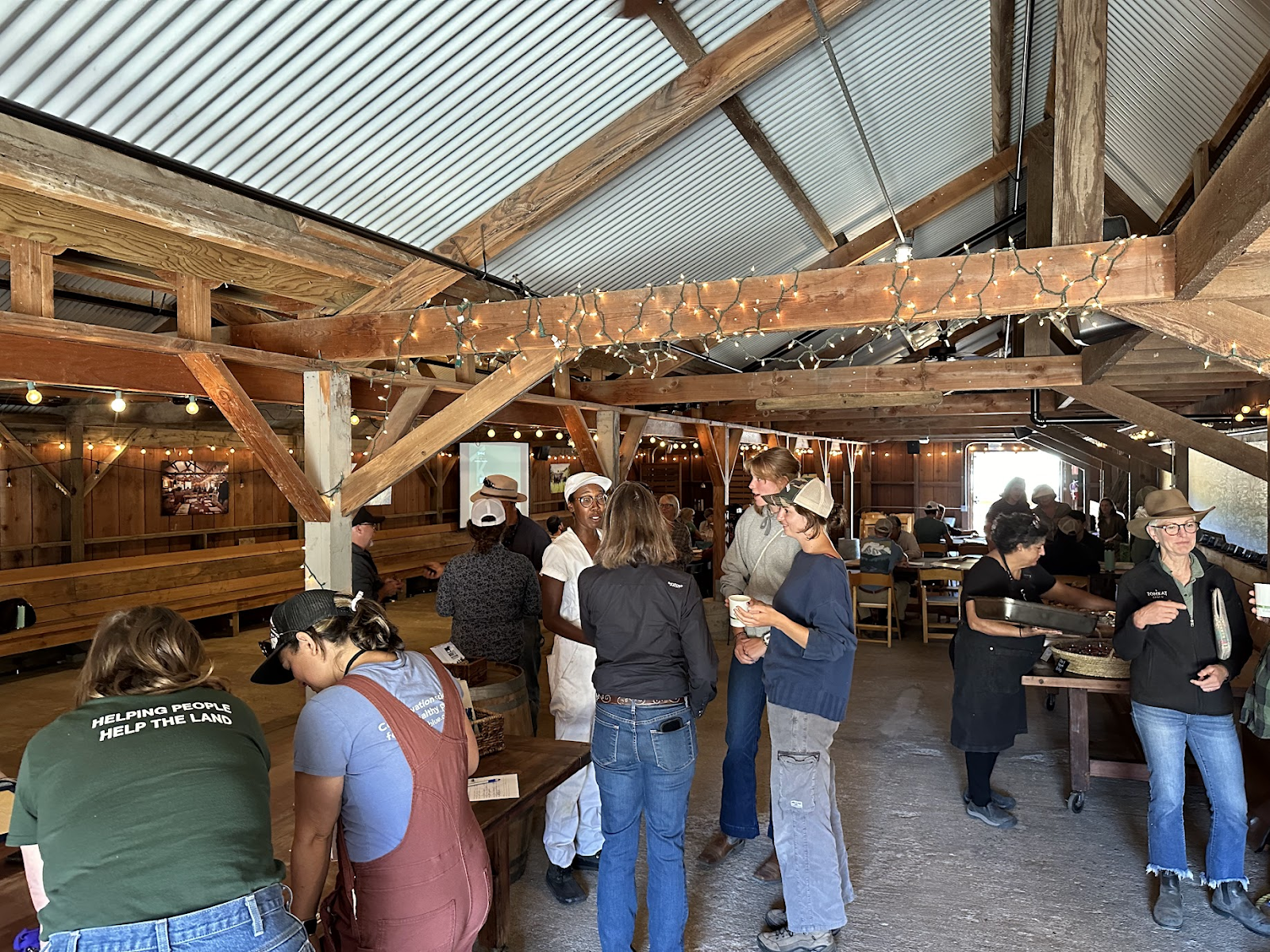 regen-101-3 Dakota Glueck describes our grazing management approach to a class attending the Regenerative Ranching 101 class at TomKat Ranch.